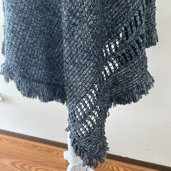 Stylesilove women’s two tone knit fringe poncho pullover sweater wrap cape - Picture 4 of 14